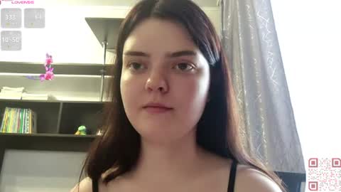Esma online show from 06-17-26, 06:27