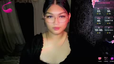 Snapshot of louheart chatting on 06-11-26, 02:44 Sweet online show from 06-11-26, 02:44