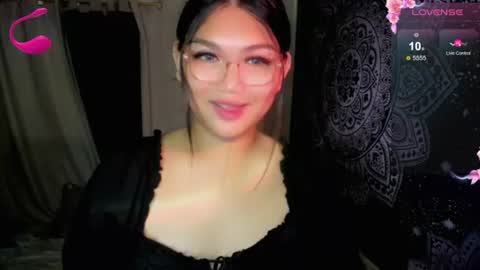 Snapshot of louheart chatting on 06-11-26, 02:53 Sweet online show from 06-11-26, 02:53