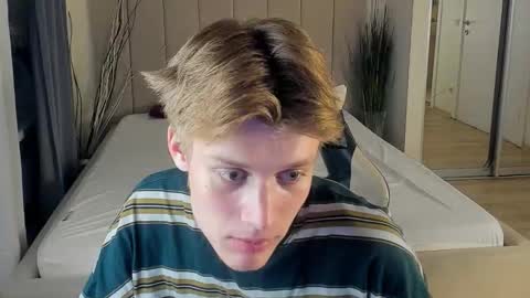 louie_evans online show from 09-29-25, 05:18