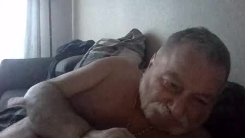 Snapshot of louis_chokdee chatting on 02-17-25, 04:15 louis_chokdee online show from 02-17-25, 04:15