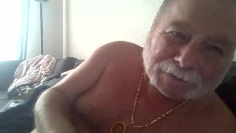 Snapshot of louis_chokdee chatting on 09-21-25, 04:08 louis_chokdee online show from 09-21-25, 04:08