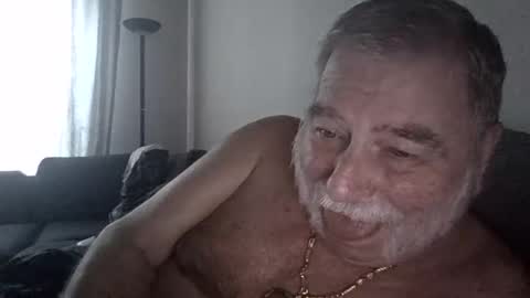 Snapshot of louis_chokdee chatting on 09-29-25, 04:45 louis_chokdee online show from 09-29-25, 04:45