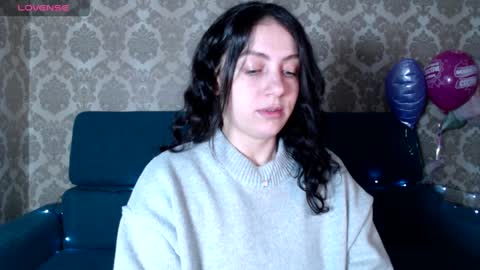 Snapshot of louise_phlox chatting on 02-05-25, 04:27 Louise online show from 02-05-25, 04:27