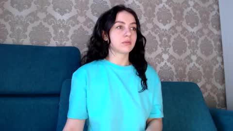 Snapshot of louise_phlox chatting on 03-01-25, 05:31 Louise online show from 03-01-25, 05:31