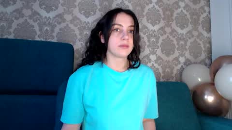 Snapshot of louise_phlox chatting on 03-03-25, 10:17 Louise online show from 03-03-25, 10:17