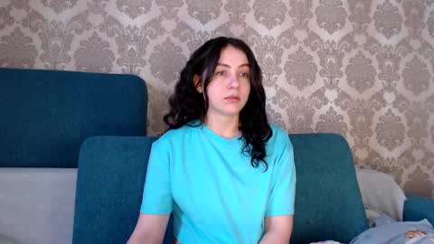 Snapshot of louise_phlox chatting on 03-05-25, 08:10 Louise online show from 03-05-25, 08:10
