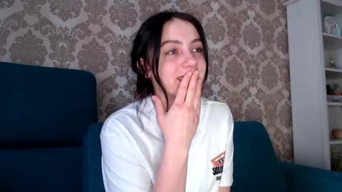 Snapshot of louise_phlox chatting on 03-12-25, 10:26 Louise online show from 03-12-25, 10:26