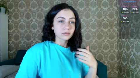 Snapshot of louise_phlox chatting on 10-08-25, 10:02 Louise online show from 10-08-25, 10:02