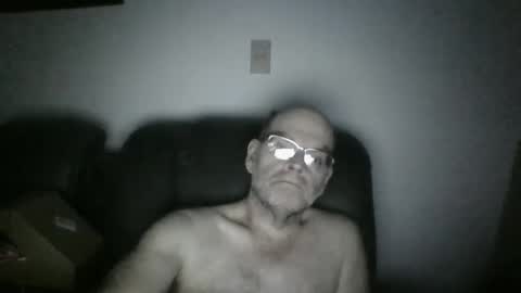 Snapshot of louism13 chatting on 12-02-24, 04:31 louism13 online show from 12-02-24, 04:31