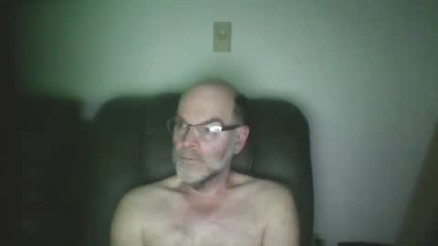 Snapshot of louism13 chatting on 10-27-25, 03:32 louism13 online show from 10-27-25, 03:32