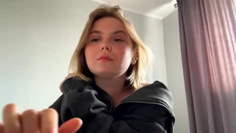 Snapshot of loumollura chatting on 07-21-26, 03:14 Lora online show from 07-21-26, 03:14
