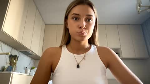 Eliza online show from 03-25-26, 12:00