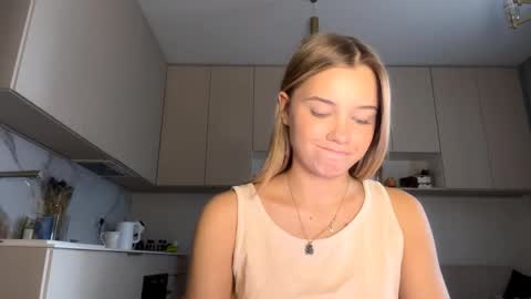 Eliza online show from 04-10-26, 01:16