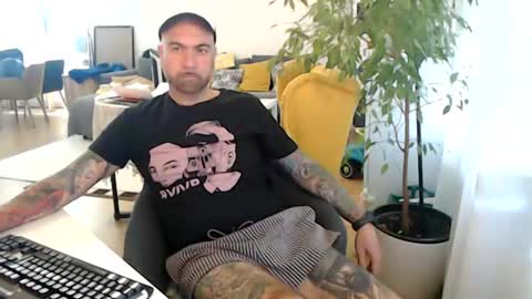 Snapshot of lovalova666 chatting on 06-23-26, 09:29 Guapito online show from 06-23-26, 09:29