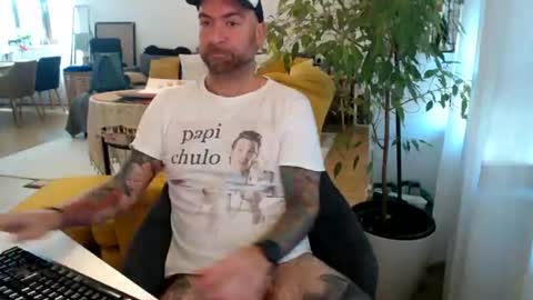 Snapshot of lovalova666 chatting on 06-30-26, 08:48 Guapito online show from 06-30-26, 08:48