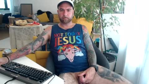 Snapshot of lovalova666 chatting on 08-03-26, 03:16 Guapito online show from 08-03-26, 03:16