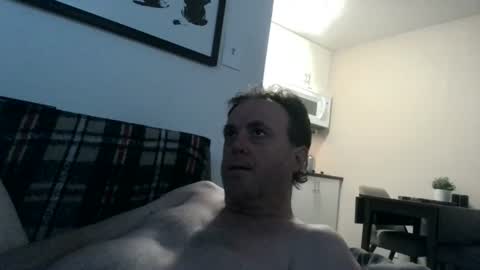 Snapshot of love2benude197211 chatting on 06-12-26, 04:39 Chris online show from 06-12-26, 04:39