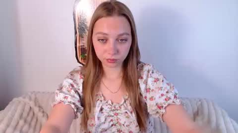 love bella  online show from 06-15-26, 12:02