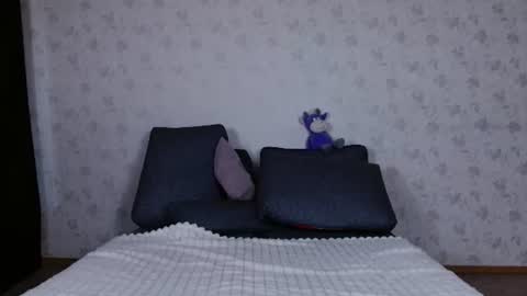 love bella  online show from 06-25-26, 12:21
