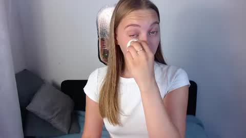 love bella  online show from 07-15-26, 12:27