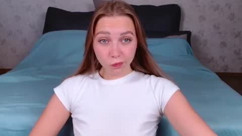 love bella  online show from 07-22-26, 12:35