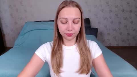love bella  online show from 07-24-26, 12:30