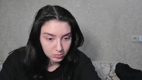 LINA online show from 04-17-26, 04:10