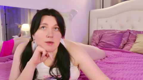 Monika online show from 11-05-25, 10:37