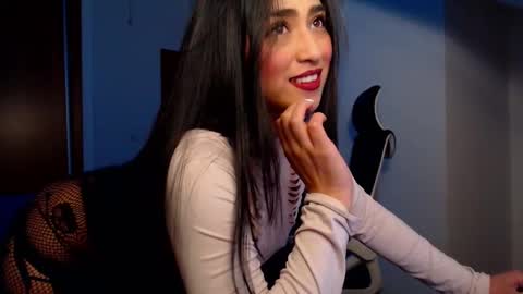 Snapshot of love_samantha chatting on 03-06-25, 09:25 Samantha online show from 03-06-25, 09:25