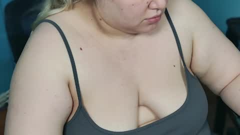 Snapshot of love_wiggy18 chatting on 05-20-26, 07:03 Ally online show from 05-20-26, 07:03