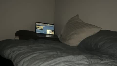 Snapshot of lovebeman69 chatting on 12-19-24, 01:39 lovebeman69 online show from 12-19-24, 01:39