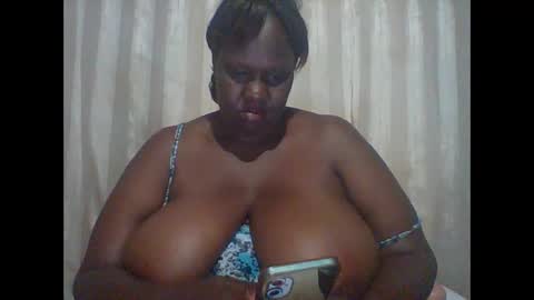 Snapshot of lovebigmelon chatting on 12-13-24, 12:53 Lynn online show from 12-13-24, 12:53