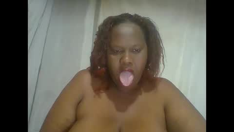 Snapshot of lovebigmelon chatting on 10-30-25, 01:51 Lynn online show from 10-30-25, 01:51