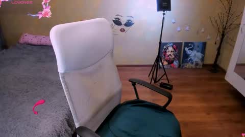 cat-girl online show from 09-26-25, 06:39