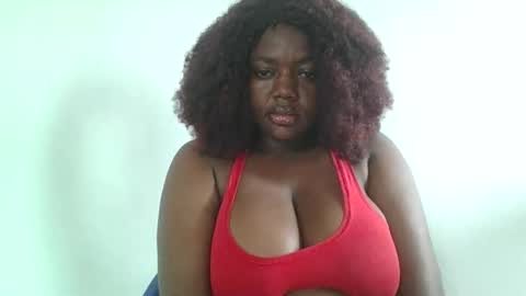 Snapshot of lovecumsluttie chatting on 09-22-25, 11:01 mila online show from 09-22-25, 11:01