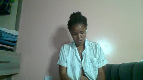 Snapshot of lovegal335 chatting on 06-29-26, 07:36 lovegal335 online show from 06-29-26, 07:36