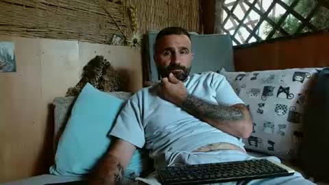 loveivat80 online show from 06-18-26, 11:47