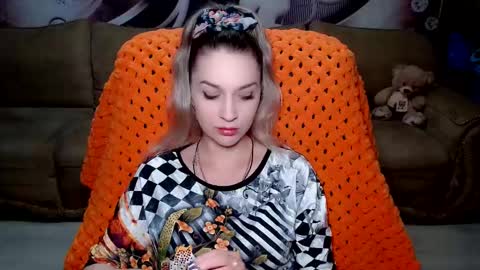 Snapshot of lovellymalina chatting on 12-10-24, 05:11 private open online show from 12-10-24, 05:11