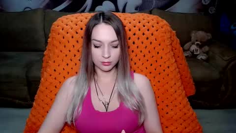 Snapshot of lovellymalina chatting on 12-13-24, 06:05 private open online show from 12-13-24, 06:05