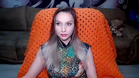 Snapshot of lovellymalina chatting on 12-15-24, 04:04 private open online show from 12-15-24, 04:04