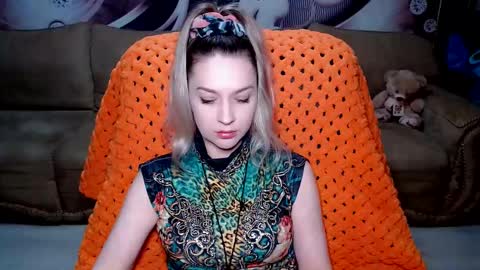 Snapshot of lovellymalina chatting on 12-22-24, 12:16 private open online show from 12-22-24, 12:16