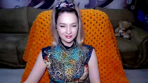 Snapshot of lovellymalina chatting on 12-22-24, 06:26 private open online show from 12-22-24, 06:26