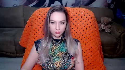 Snapshot of lovellymalina chatting on 12-28-24, 03:15 private open online show from 12-28-24, 03:15