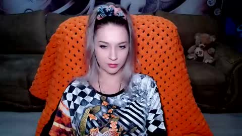 Snapshot of lovellymalina chatting on 12-29-24, 03:57 private open online show from 12-29-24, 03:57