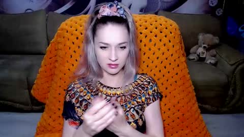 Snapshot of lovellymalina chatting on 12-30-24, 02:30 private open online show from 12-30-24, 02:30