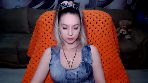 Snapshot of lovellymalina chatting on 01-03-25, 04:59 private open online show from 01-03-25, 04:59
