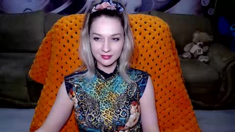 Snapshot of lovellymalina chatting on 01-12-25, 06:27 private open online show from 01-12-25, 06:27