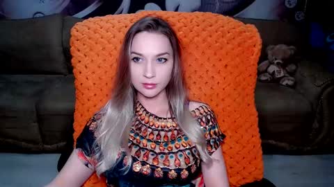 Snapshot of lovellymalina chatting on 01-29-25, 04:41 private open online show from 01-29-25, 04:41