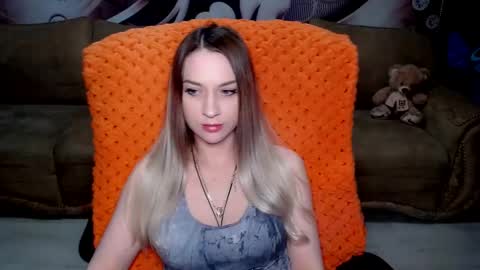 Snapshot of lovellymalina chatting on 02-02-25, 04:11 private open online show from 02-02-25, 04:11